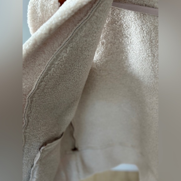 Central Park West Alwyn Vest in Cognac size Large NWT - Picture 10 of 15